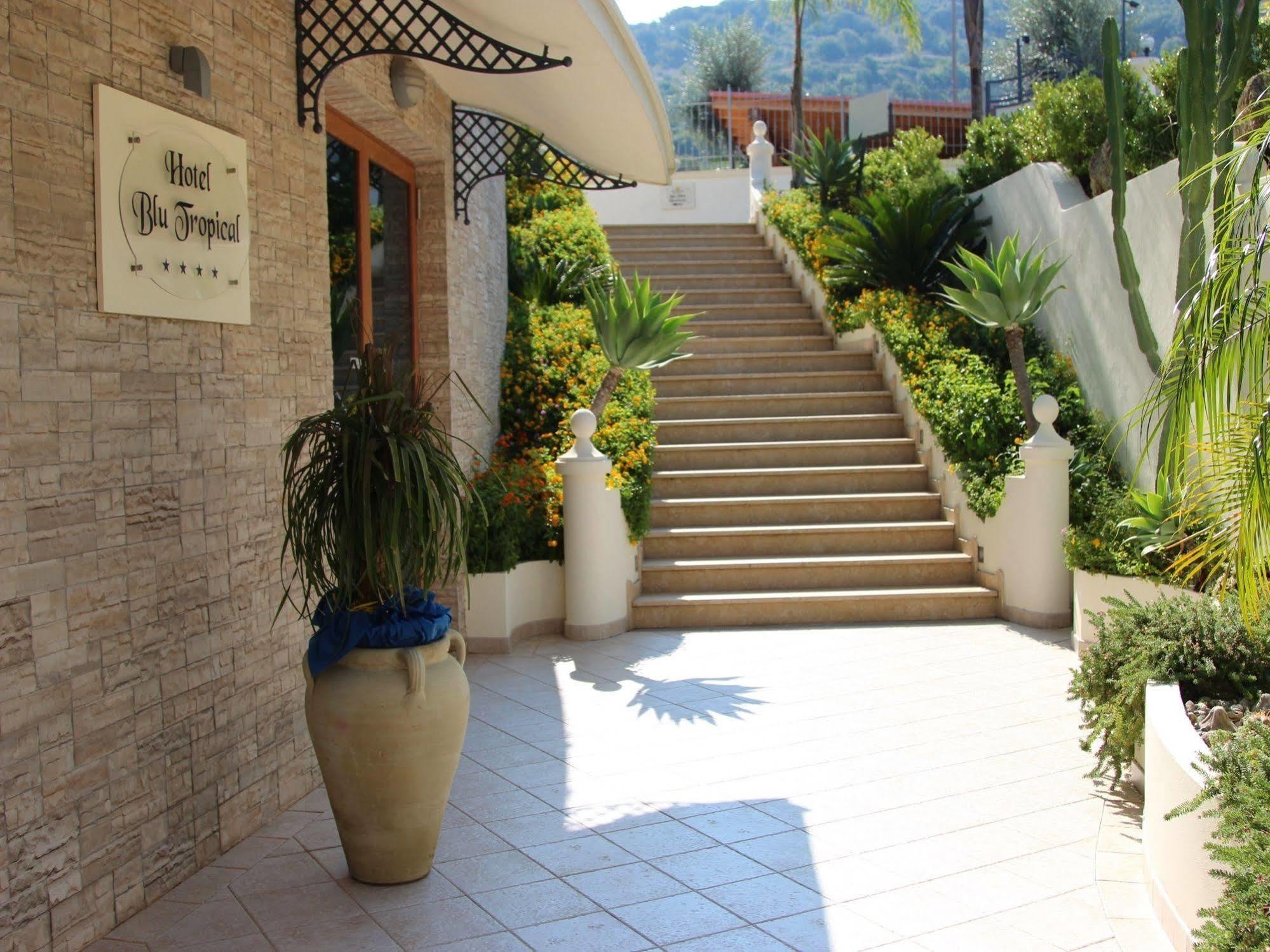 Blu Tropical Resort زامبروني المظهر الخارجي الصورة