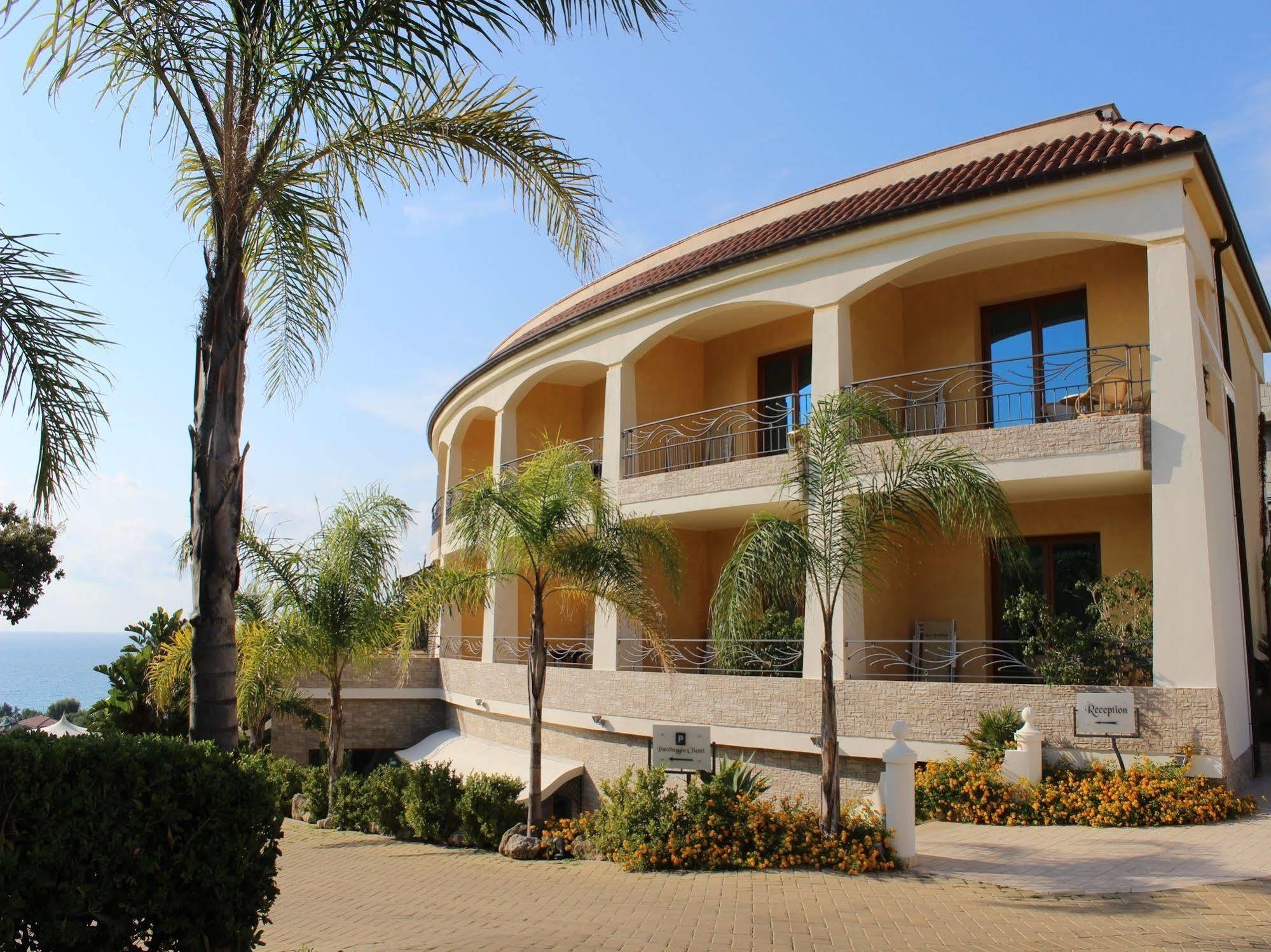 Blu Tropical Resort زامبروني المظهر الخارجي الصورة