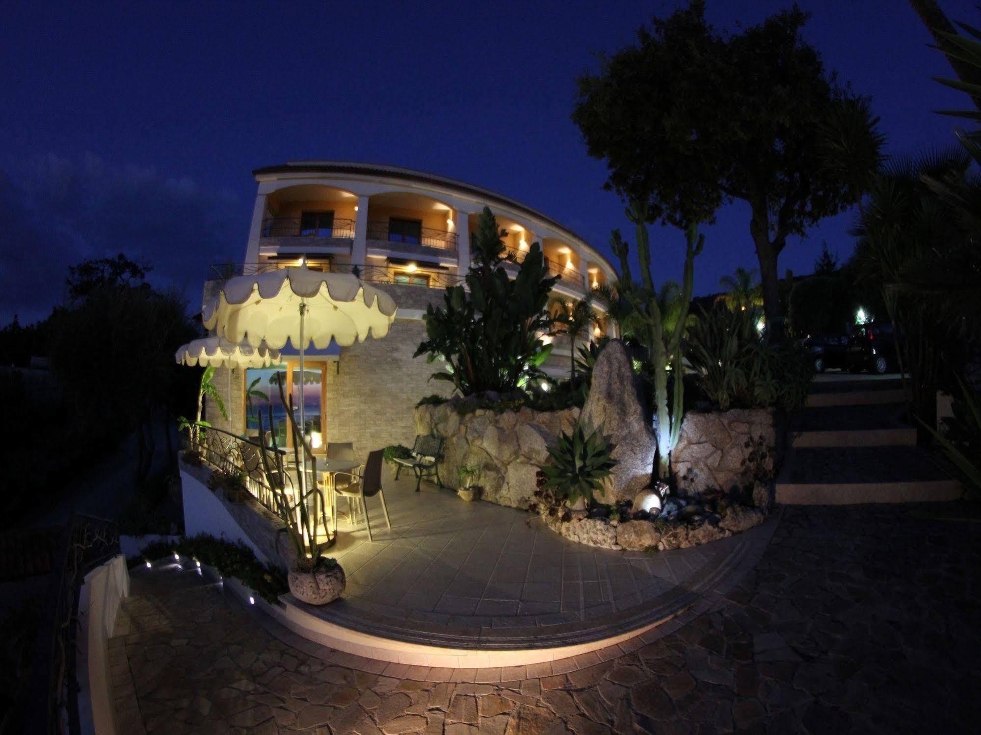 Blu Tropical Resort زامبروني المظهر الخارجي الصورة