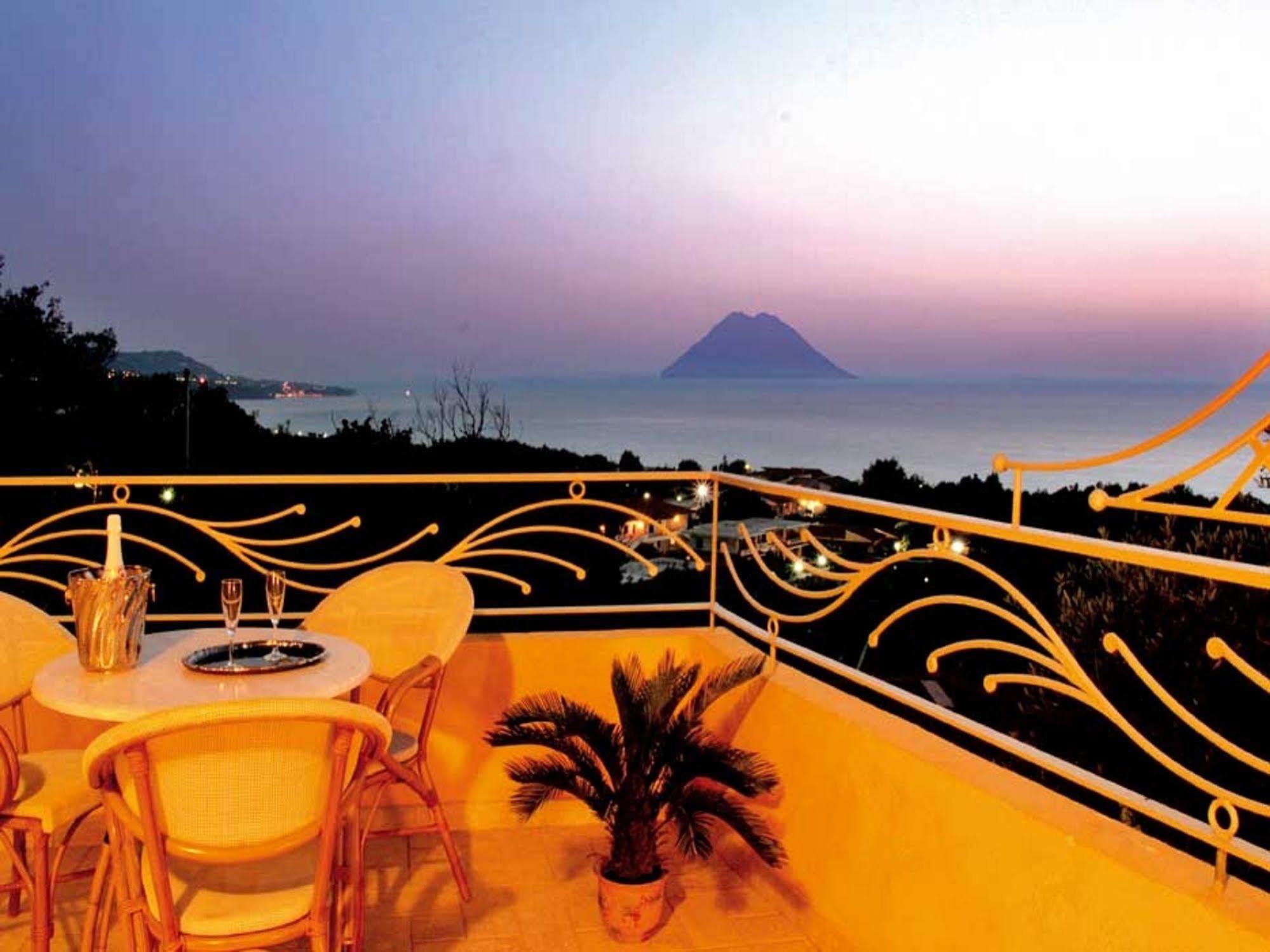 Blu Tropical Resort زامبروني المظهر الخارجي الصورة